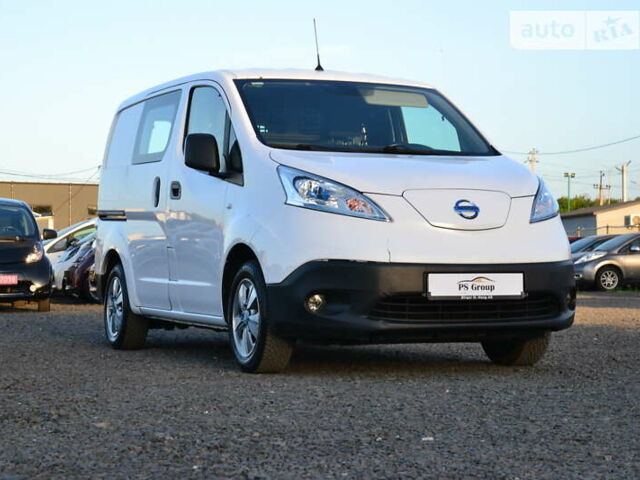 Белый Ниссан e-NV200, объемом двигателя 0 л и пробегом 93 тыс. км за 15500 $, фото 4 на Automoto.ua