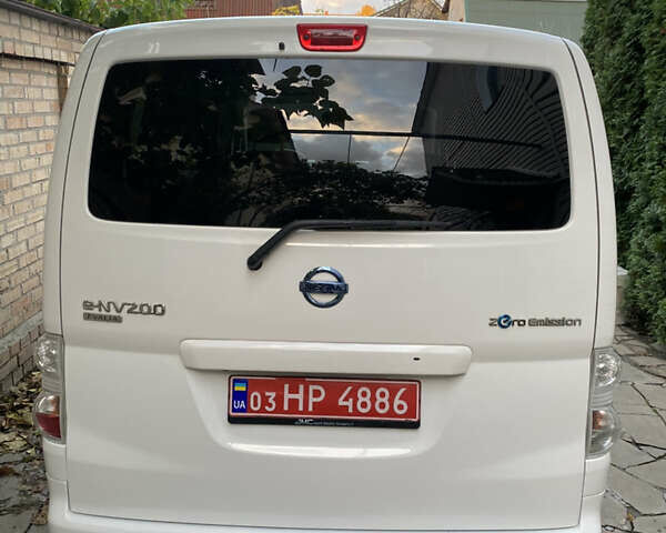Белый Ниссан e-NV200, объемом двигателя 0 л и пробегом 47 тыс. км за 17888 $, фото 10 на Automoto.ua