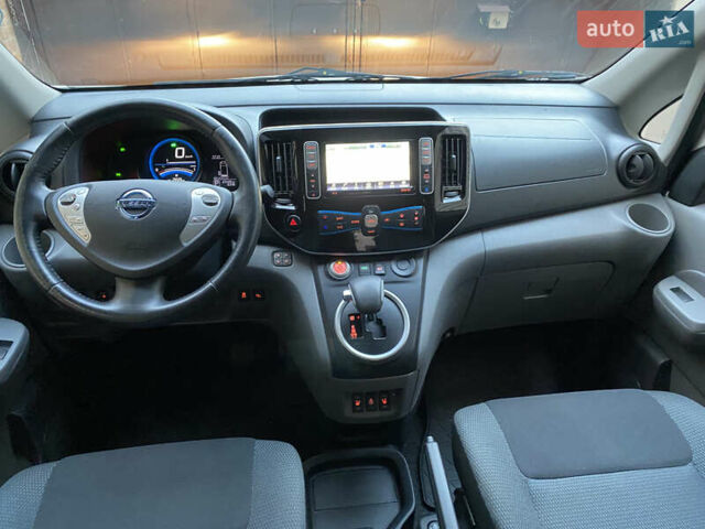 Белый Ниссан e-NV200, объемом двигателя 0 л и пробегом 47 тыс. км за 17888 $, фото 16 на Automoto.ua