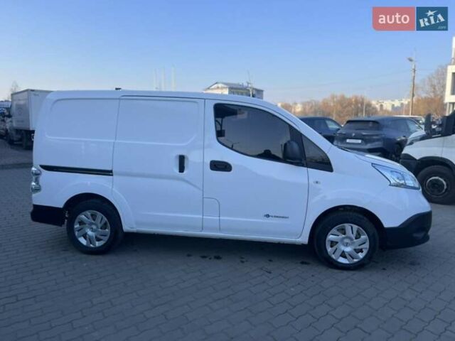 Белый Ниссан e-NV200, объемом двигателя 0 л и пробегом 34 тыс. км за 17900 $, фото 6 на Automoto.ua