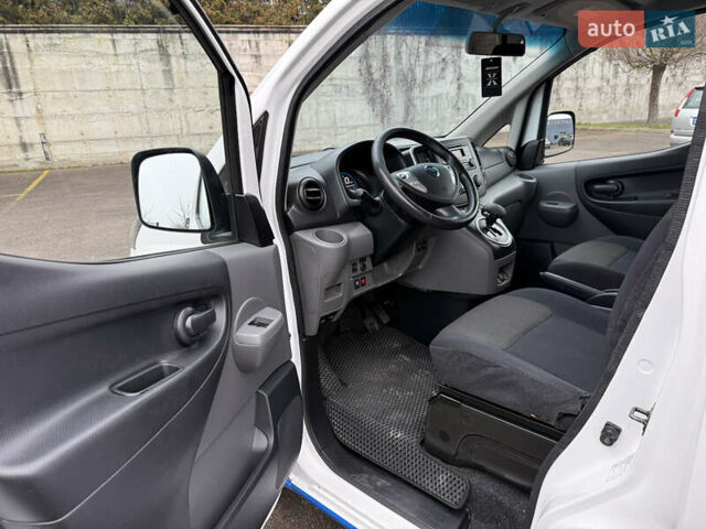 Белый Ниссан e-NV200, объемом двигателя 0 л и пробегом 50 тыс. км за 17899 $, фото 44 на Automoto.ua