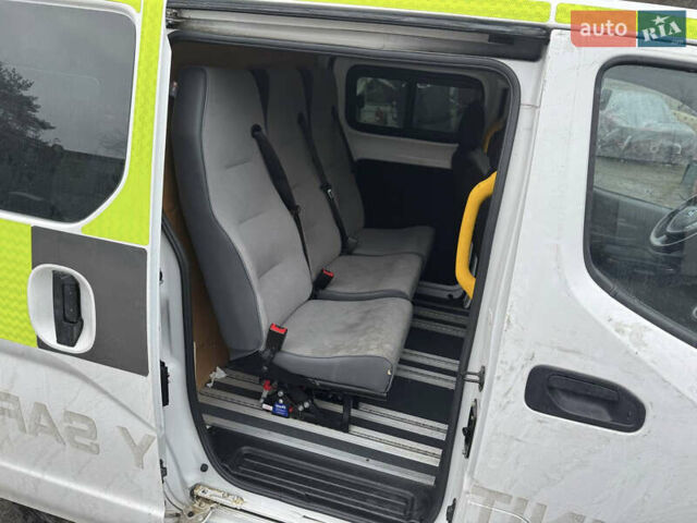 Белый Ниссан e-NV200, объемом двигателя 0 л и пробегом 200 тыс. км за 8950 $, фото 5 на Automoto.ua