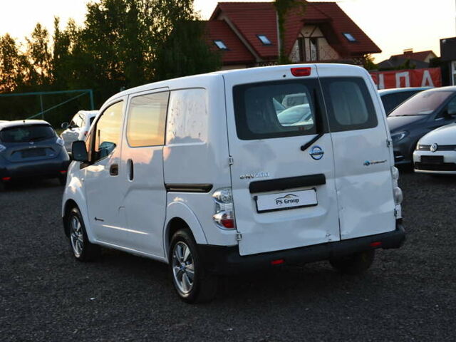 Белый Ниссан e-NV200, объемом двигателя 0 л и пробегом 60 тыс. км за 12999 $, фото 7 на Automoto.ua