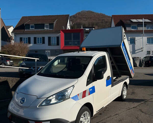 Білий Ніссан e-NV200, об'ємом двигуна 0 л та пробігом 69 тис. км за 14900 $, фото 2 на Automoto.ua