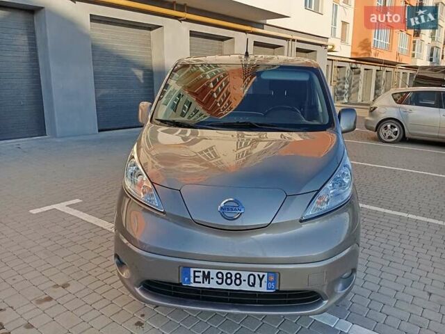 Бежевый Ниссан e-NV200, объемом двигателя 0 л и пробегом 133 тыс. км за 9400 $, фото 2 на Automoto.ua