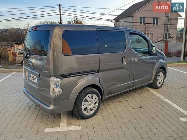 Бежевый Ниссан e-NV200, объемом двигателя 0 л и пробегом 133 тыс. км за 9400 $, фото 7 на Automoto.ua