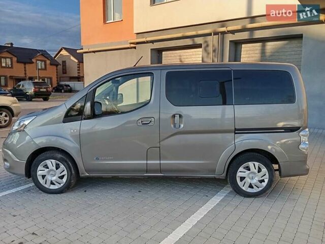 Бежевый Ниссан e-NV200, объемом двигателя 0 л и пробегом 133 тыс. км за 9400 $, фото 1 на Automoto.ua