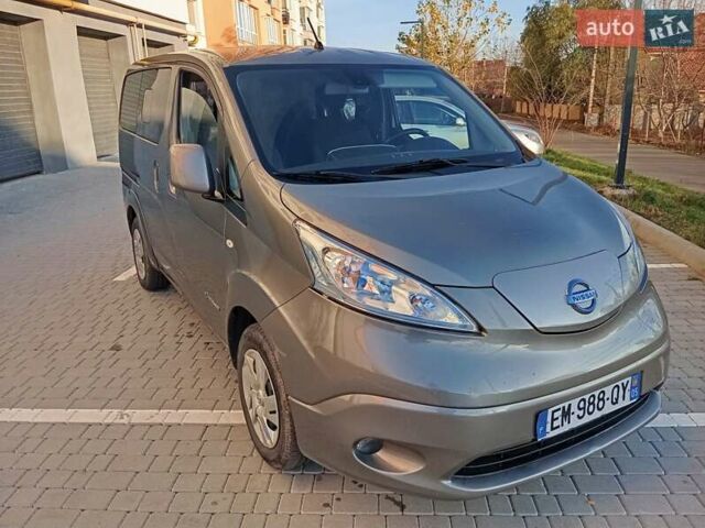 Бежевый Ниссан e-NV200, объемом двигателя 0 л и пробегом 133 тыс. км за 9400 $, фото 4 на Automoto.ua