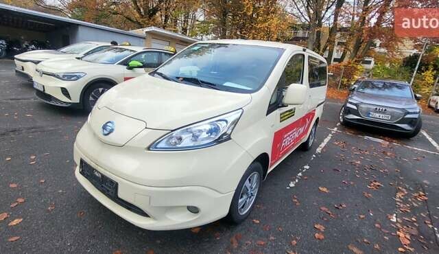 Бежевий Ніссан e-NV200, об'ємом двигуна 0 л та пробігом 140 тис. км за 16900 $, фото 4 на Automoto.ua