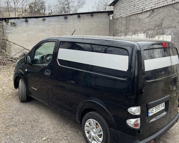 Черный Ниссан e-NV200, объемом двигателя 0 л и пробегом 96 тыс. км за 7900 $, фото 7 на Automoto.ua