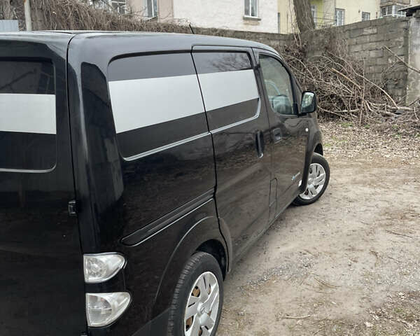 Черный Ниссан e-NV200, объемом двигателя 0 л и пробегом 96 тыс. км за 7900 $, фото 9 на Automoto.ua