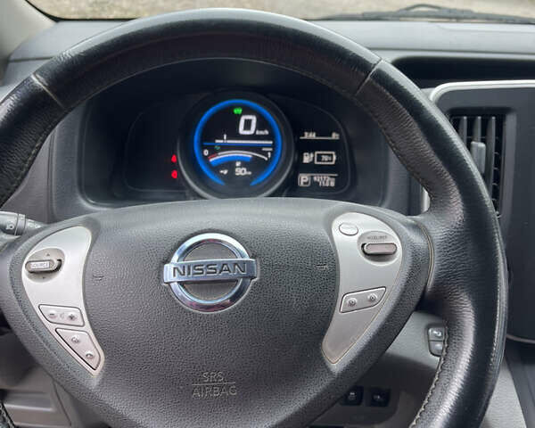 Черный Ниссан e-NV200, объемом двигателя 0 л и пробегом 96 тыс. км за 7900 $, фото 5 на Automoto.ua