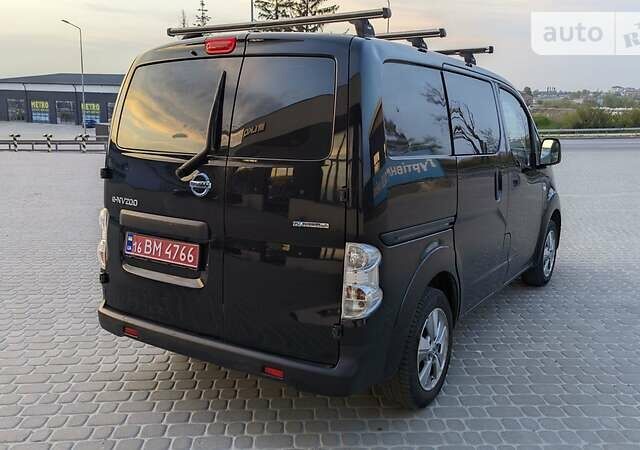 Черный Ниссан e-NV200, объемом двигателя 0 л и пробегом 120 тыс. км за 12500 $, фото 10 на Automoto.ua