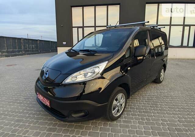 Черный Ниссан e-NV200, объемом двигателя 0 л и пробегом 120 тыс. км за 12500 $, фото 6 на Automoto.ua