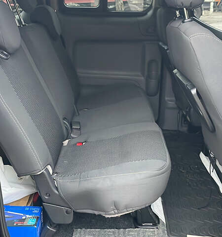 Черный Ниссан e-NV200, объемом двигателя 0 л и пробегом 197 тыс. км за 18000 $, фото 4 на Automoto.ua