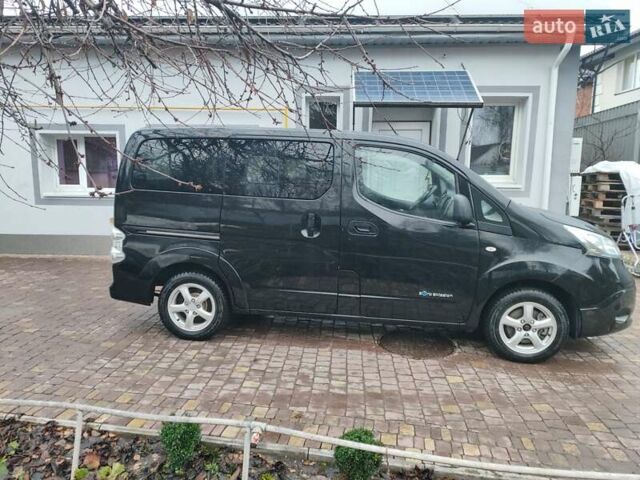 Черный Ниссан e-NV200, объемом двигателя 0 л и пробегом 63 тыс. км за 10200 $, фото 1 на Automoto.ua
