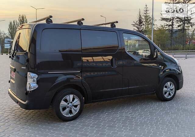 Чорний Ніссан e-NV200, об'ємом двигуна 0 л та пробігом 120 тис. км за 12500 $, фото 9 на Automoto.ua