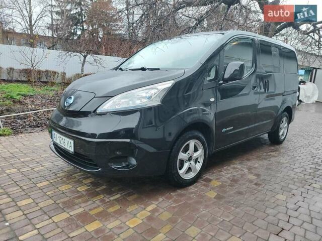 Черный Ниссан e-NV200, объемом двигателя 0 л и пробегом 63 тыс. км за 10200 $, фото 4 на Automoto.ua
