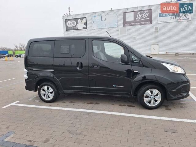 Чорний Ніссан e-NV200, об'ємом двигуна 0 л та пробігом 92 тис. км за 10700 $, фото 4 на Automoto.ua