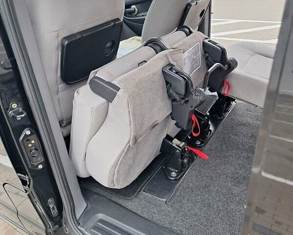 Чорний Ніссан e-NV200, об'ємом двигуна 0 л та пробігом 92 тис. км за 10700 $, фото 15 на Automoto.ua