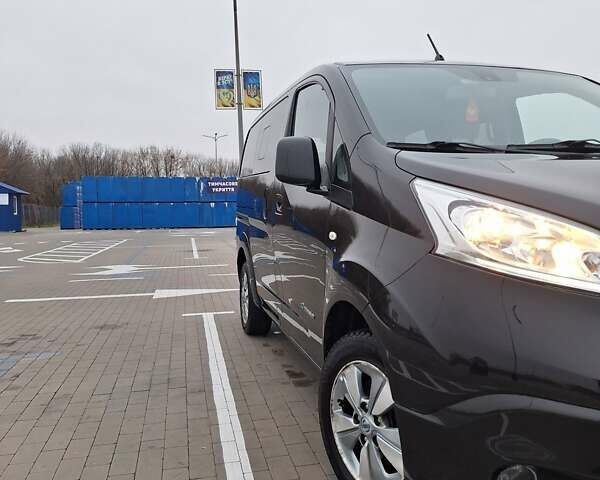 Чорний Ніссан e-NV200, об'ємом двигуна 0 л та пробігом 92 тис. км за 10700 $, фото 24 на Automoto.ua