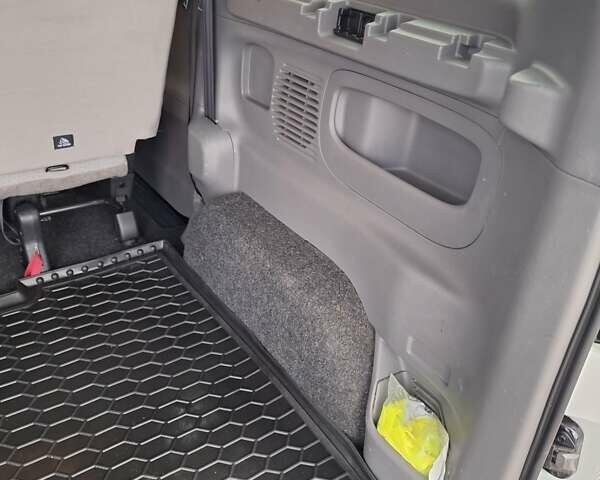 Чорний Ніссан e-NV200, об'ємом двигуна 0 л та пробігом 92 тис. км за 10700 $, фото 31 на Automoto.ua