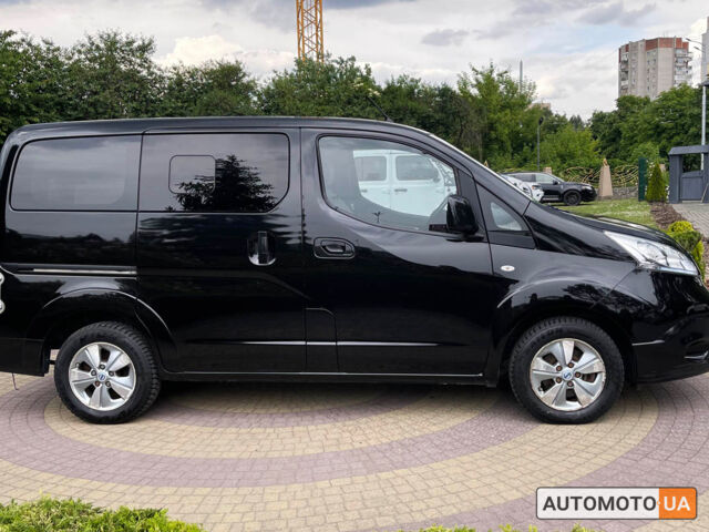 Чорний Ніссан e-NV200, об'ємом двигуна 24 л та пробігом 79 тис. км за 14499 $, фото 1 на Automoto.ua