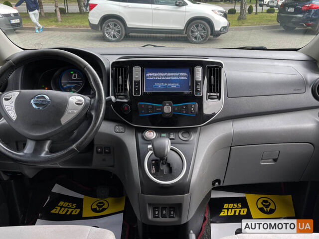 Чорний Ніссан e-NV200, об'ємом двигуна 24 л та пробігом 79 тис. км за 14499 $, фото 9 на Automoto.ua