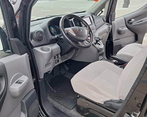 Чорний Ніссан e-NV200, об'ємом двигуна 0 л та пробігом 92 тис. км за 10700 $, фото 16 на Automoto.ua