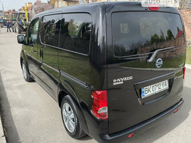 Чорний Ніссан e-NV200, об'ємом двигуна 0 л та пробігом 149 тис. км за 12000 $, фото 7 на Automoto.ua