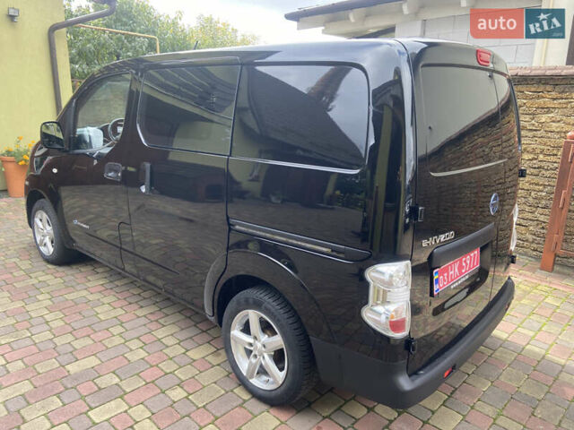 Черный Ниссан e-NV200, объемом двигателя 0 л и пробегом 48 тыс. км за 10850 $, фото 7 на Automoto.ua