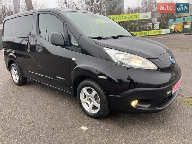 Черный Ниссан e-NV200, объемом двигателя 0 л и пробегом 48 тыс. км за 10500 $, фото 4 на Automoto.ua