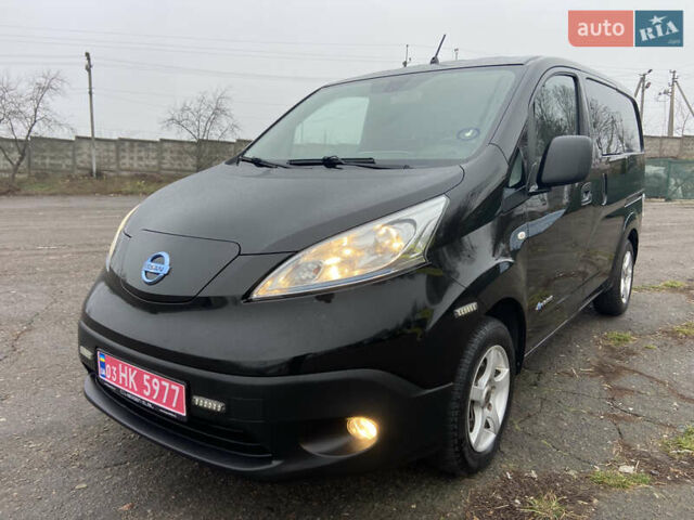Черный Ниссан e-NV200, объемом двигателя 0 л и пробегом 48 тыс. км за 10500 $, фото 13 на Automoto.ua