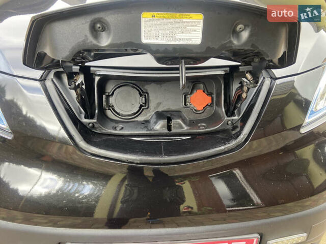 Черный Ниссан e-NV200, объемом двигателя 0 л и пробегом 48 тыс. км за 10850 $, фото 30 на Automoto.ua