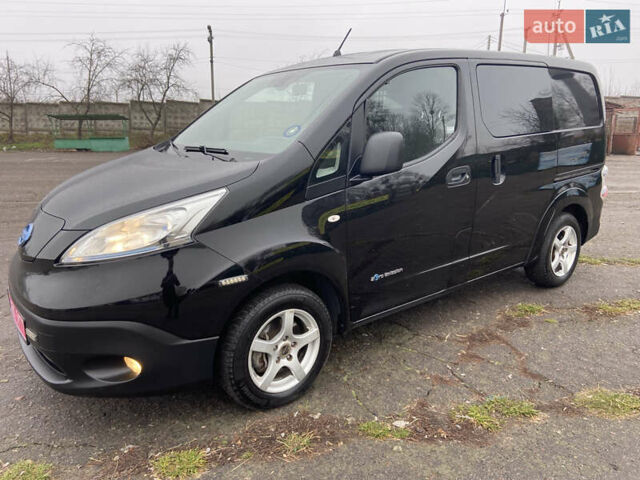 Черный Ниссан e-NV200, объемом двигателя 0 л и пробегом 48 тыс. км за 10500 $, фото 12 на Automoto.ua