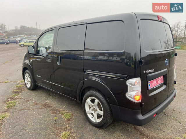Черный Ниссан e-NV200, объемом двигателя 0 л и пробегом 48 тыс. км за 10500 $, фото 10 на Automoto.ua