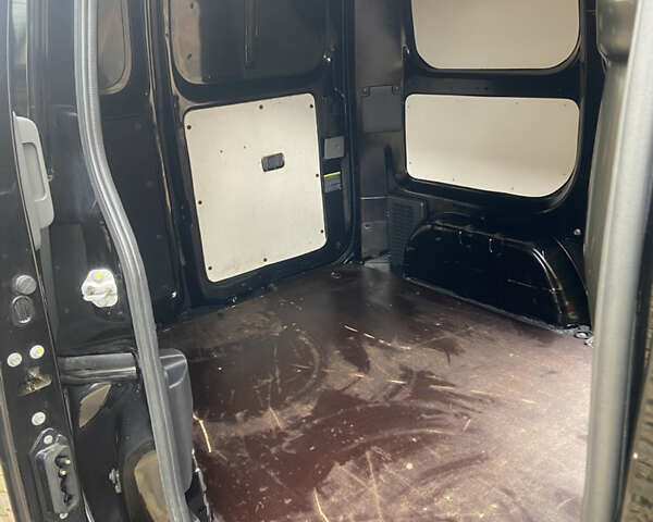 Черный Ниссан e-NV200, объемом двигателя 0 л и пробегом 48 тыс. км за 10850 $, фото 21 на Automoto.ua