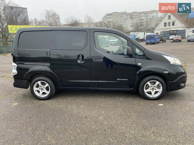 Черный Ниссан e-NV200, объемом двигателя 0 л и пробегом 48 тыс. км за 10500 $, фото 5 на Automoto.ua