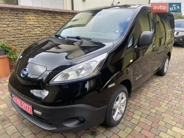 Черный Ниссан e-NV200, объемом двигателя 0 л и пробегом 48 тыс. км за 10850 $, фото 10 на Automoto.ua