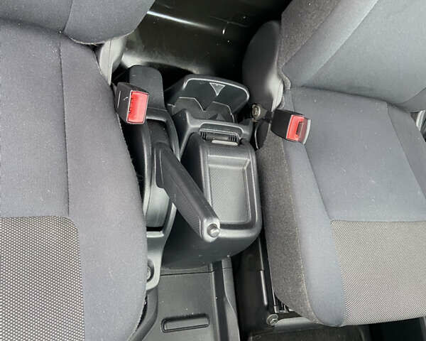 Черный Ниссан e-NV200, объемом двигателя 0 л и пробегом 48 тыс. км за 10500 $, фото 44 на Automoto.ua