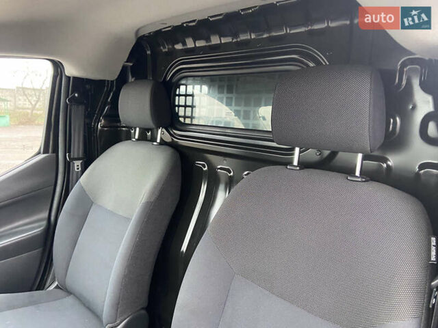 Черный Ниссан e-NV200, объемом двигателя 0 л и пробегом 48 тыс. км за 10500 $, фото 22 на Automoto.ua