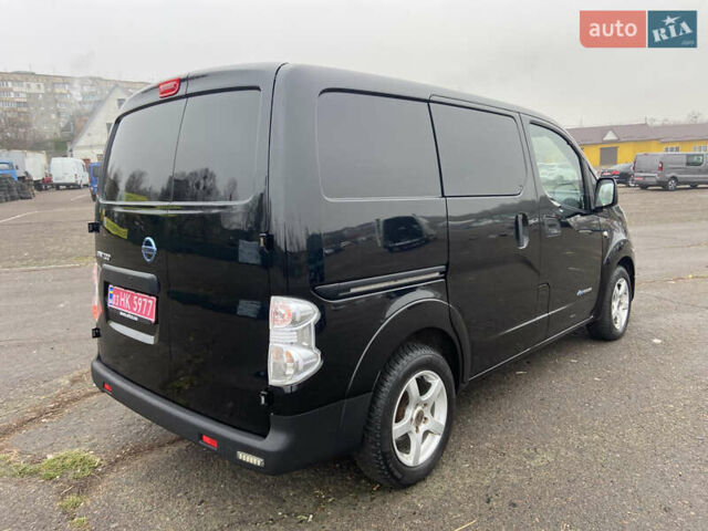 Черный Ниссан e-NV200, объемом двигателя 0 л и пробегом 48 тыс. км за 10500 $, фото 7 на Automoto.ua