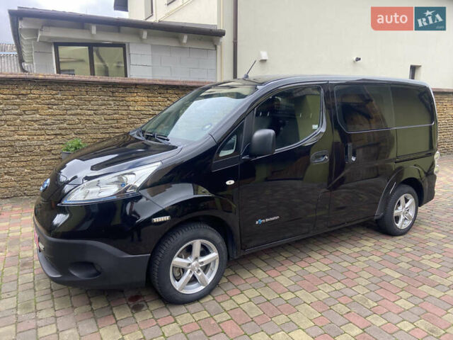Черный Ниссан e-NV200, объемом двигателя 0 л и пробегом 48 тыс. км за 10850 $, фото 9 на Automoto.ua