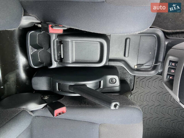 Черный Ниссан e-NV200, объемом двигателя 0 л и пробегом 48 тыс. км за 10500 $, фото 20 на Automoto.ua