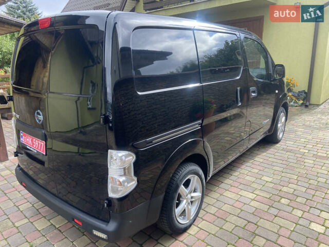 Черный Ниссан e-NV200, объемом двигателя 0 л и пробегом 48 тыс. км за 10850 $, фото 3 на Automoto.ua