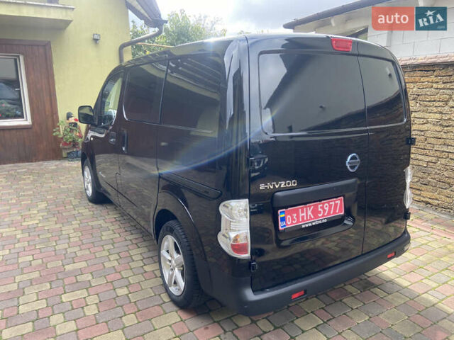 Черный Ниссан e-NV200, объемом двигателя 0 л и пробегом 48 тыс. км за 10850 $, фото 6 на Automoto.ua