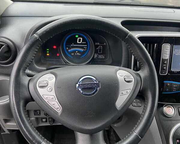 Черный Ниссан e-NV200, объемом двигателя 0 л и пробегом 48 тыс. км за 10500 $, фото 17 на Automoto.ua