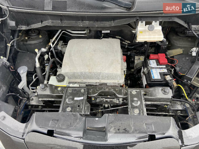 Черный Ниссан e-NV200, объемом двигателя 0 л и пробегом 48 тыс. км за 10500 $, фото 48 на Automoto.ua