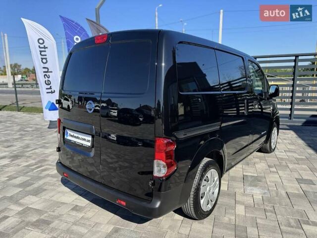 Черный Ниссан e-NV200, объемом двигателя 0 л и пробегом 32 тыс. км за 16900 $, фото 12 на Automoto.ua