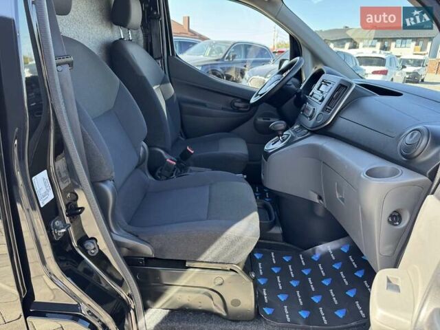 Черный Ниссан e-NV200, объемом двигателя 0 л и пробегом 32 тыс. км за 16900 $, фото 29 на Automoto.ua